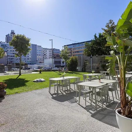 Regras & Garden By Benefit Collection B Porto