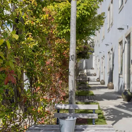 Regras & Garden By Benefit Collection B Porto