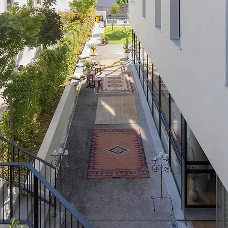 Regras & Garden By Benefit Collection B Porto