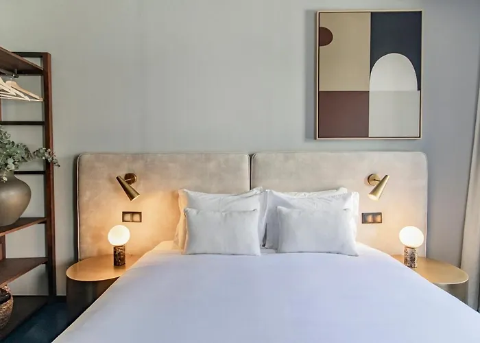 Regras & Garden By Benefit Collection B