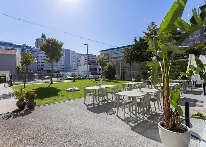 Regras & Garden By Benefit Collection B 波尔图