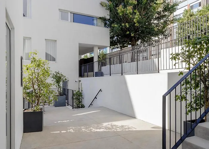 Regras & Garden By Benefit Collection B Porto