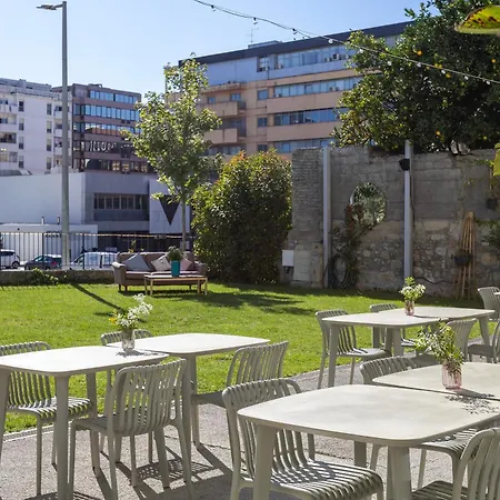 Regras & Garden By Benefit Collection B